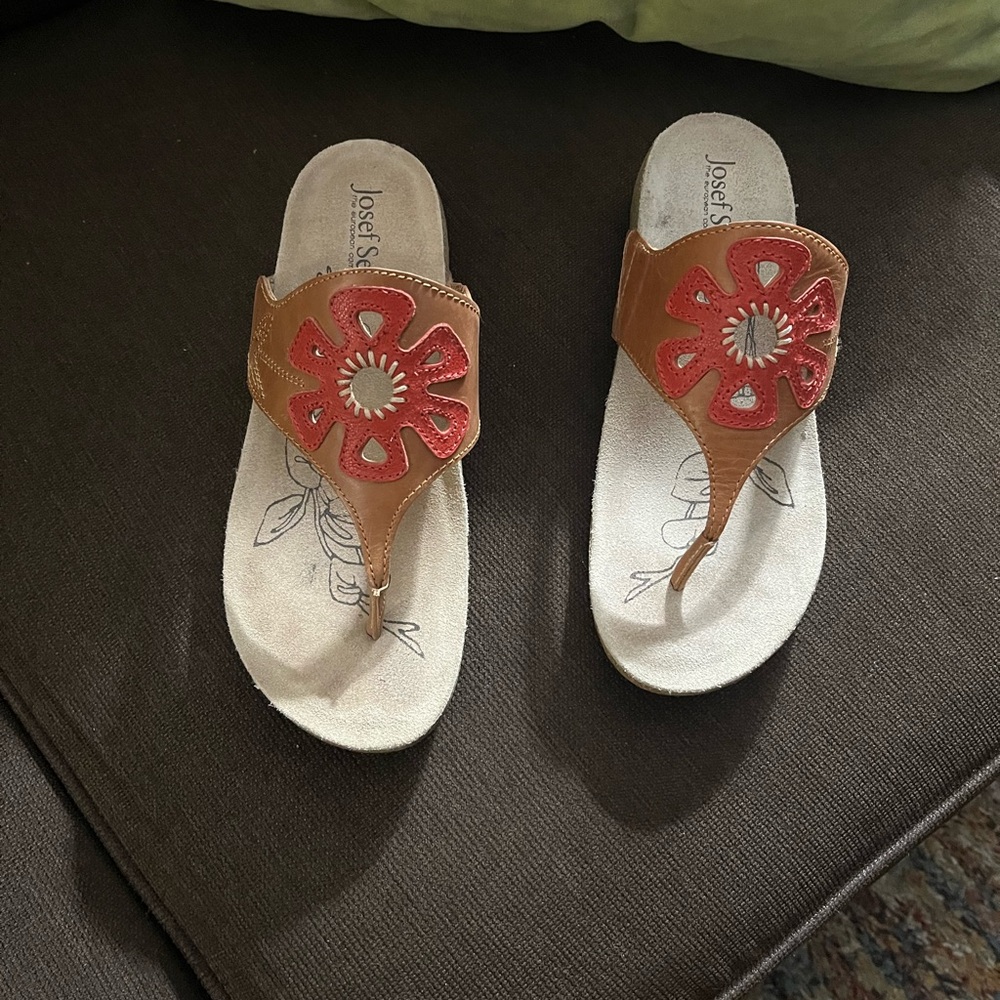 JOSEF SEIBEL Natalya Floral Tan Thong Flip Flop 8/8.5 EU 40